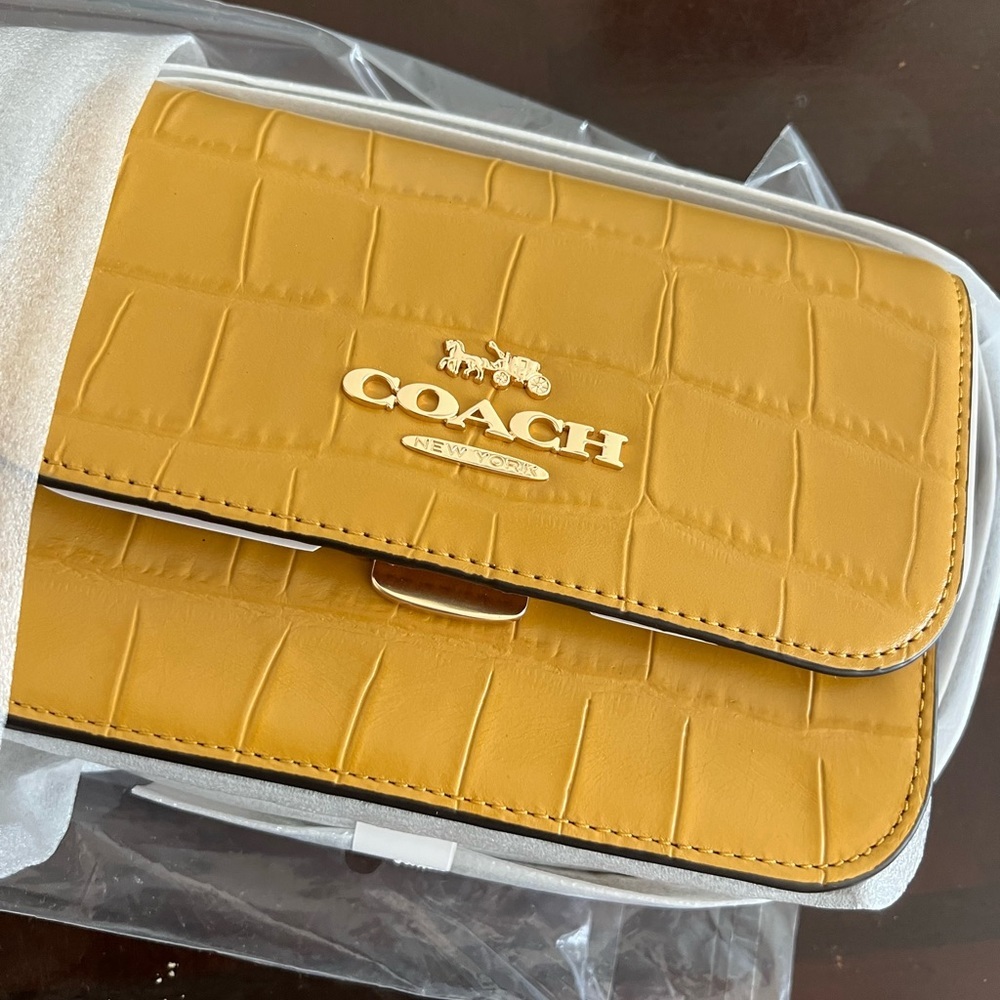 Coach Mini Brynn Crossbody new​ - Picture 8 of 9